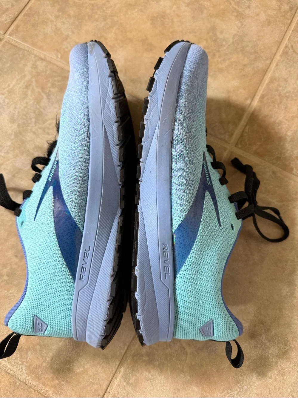 Brooks Revel 5 Running Shoe size 9